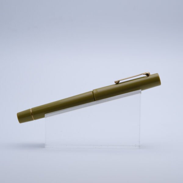 OM0146 - Omas - Tokyo - Olive Green - Collectible fountain pens & more -1-3