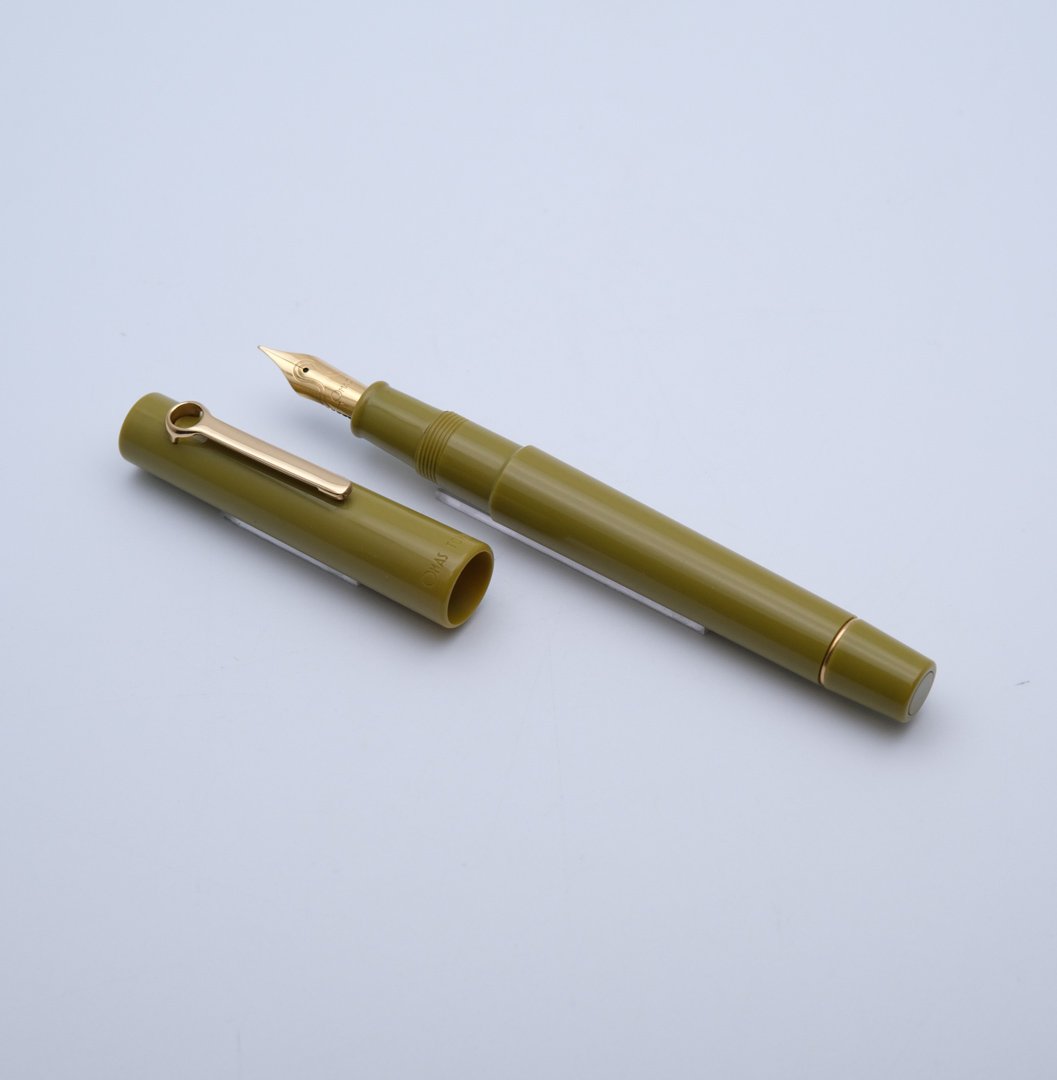 OM0146 - Omas - Tokyo - Olive Green - Collectible fountain pens & more -1-3