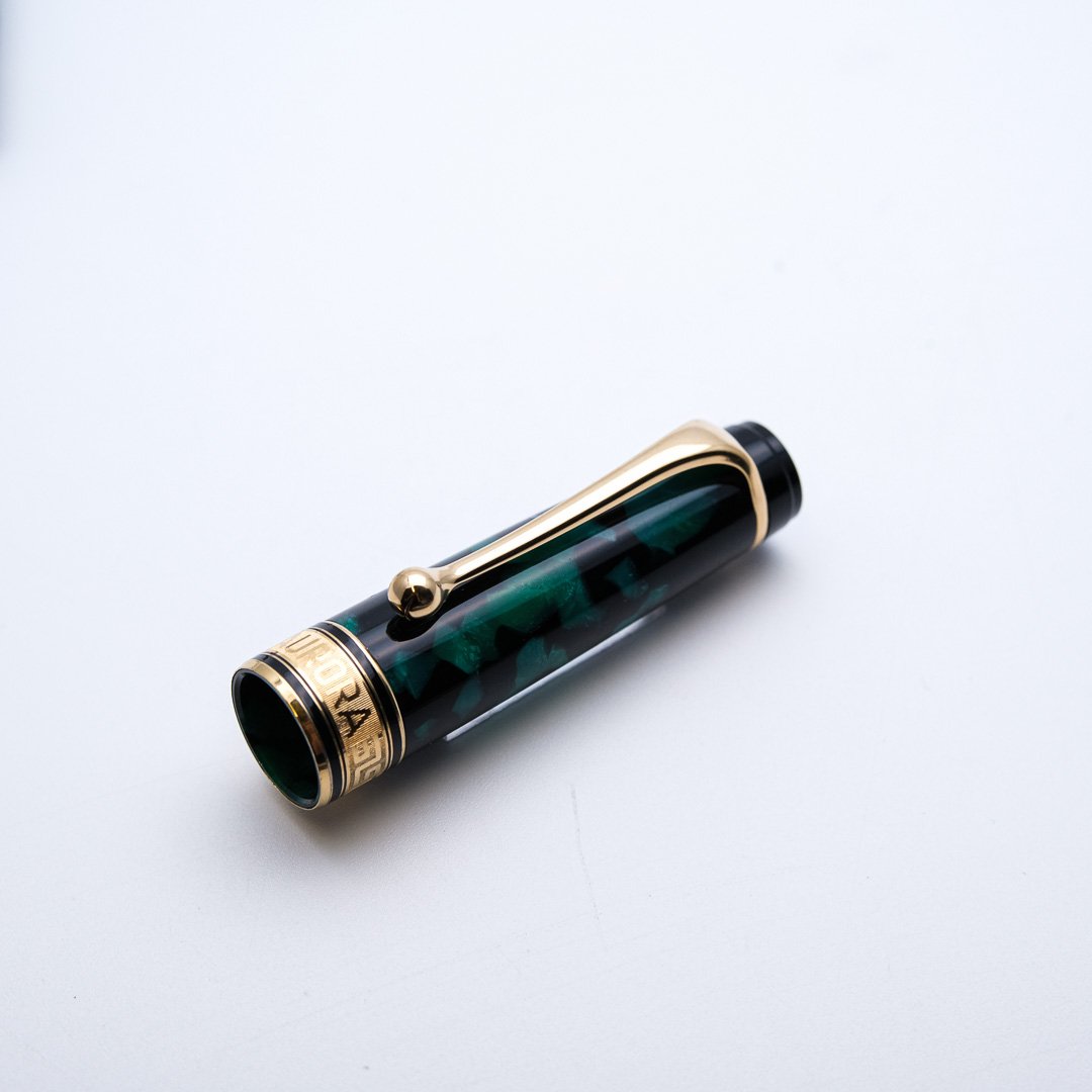 AU0051 - Aurora - Optima Green Auroloide - Collectible fountain pens & more-1