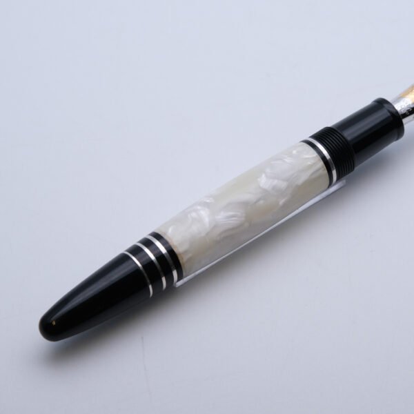 MB0683 - Montblanc - Fitzgerlad - Collectible fountain pens & more.