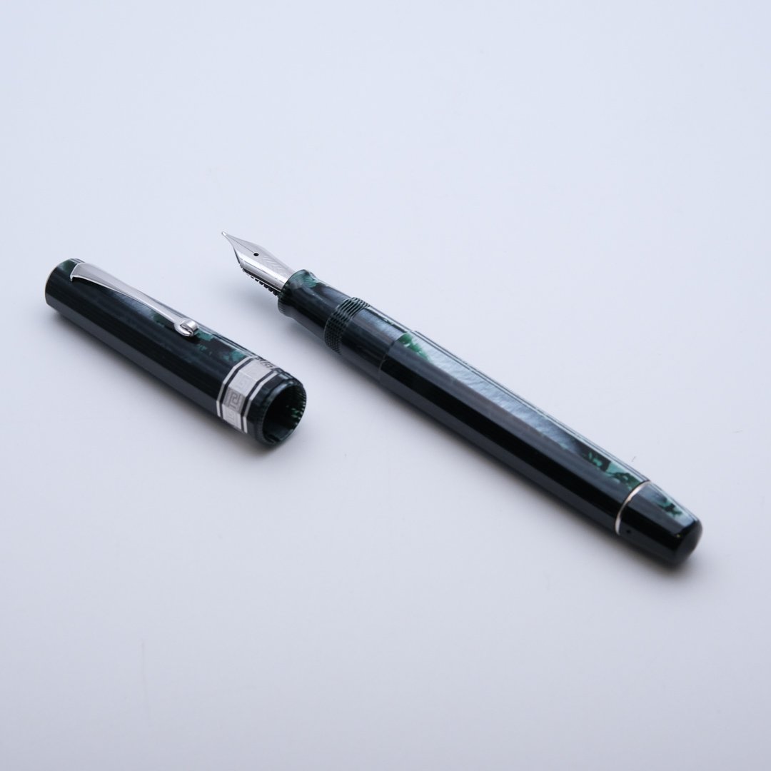 OM0194 - Omas - Paragon Arco Green - Collectible fountain pens & more -1