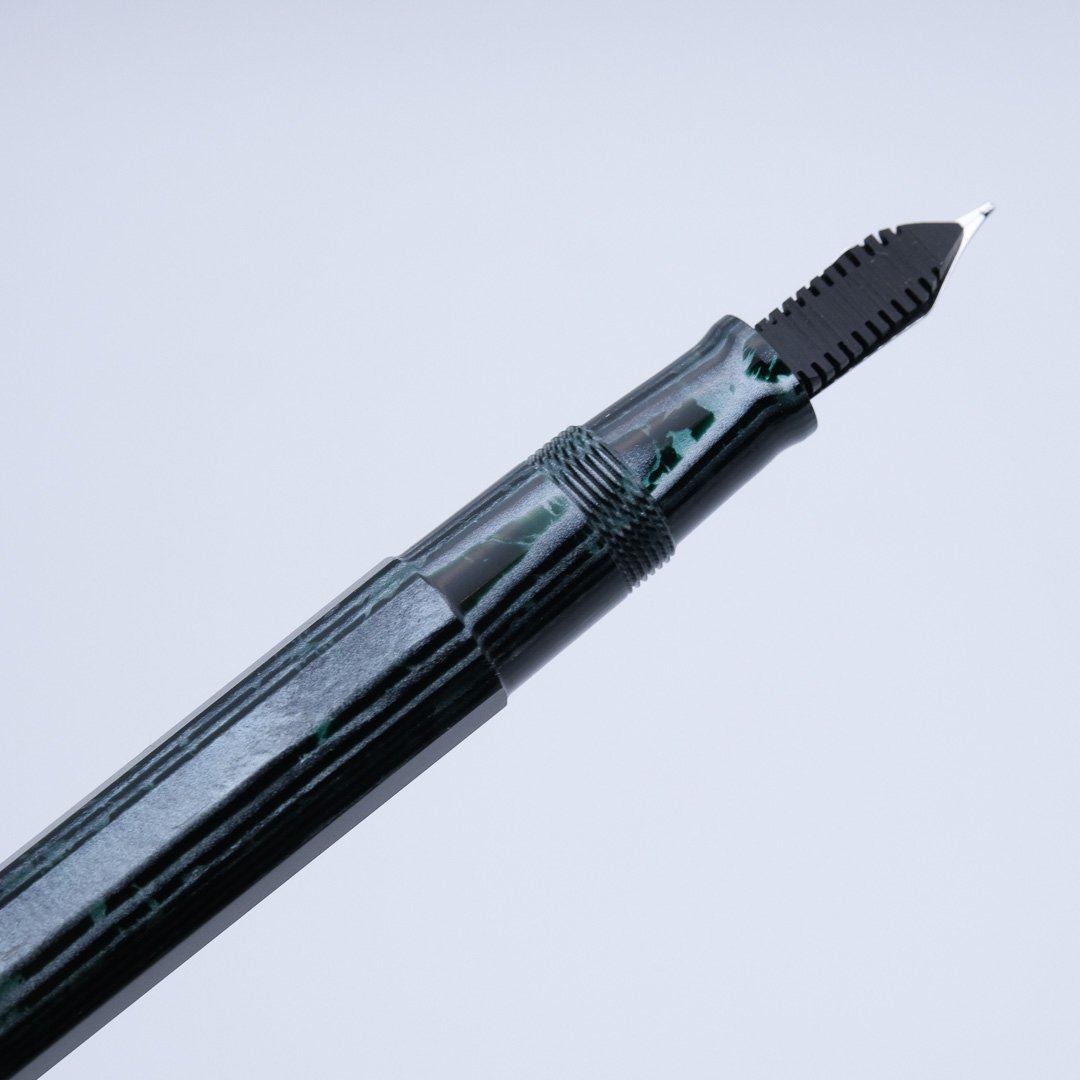 OM0194 - Omas - Paragon Arco Green - Collectible fountain pens & more -1