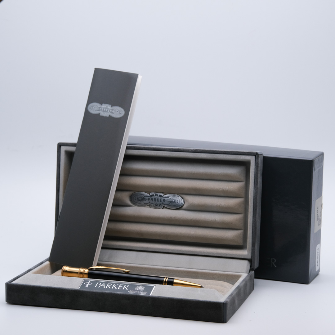 PK0074 - Parker - Duofold MKII Black - Collectible fountain pens & more -1