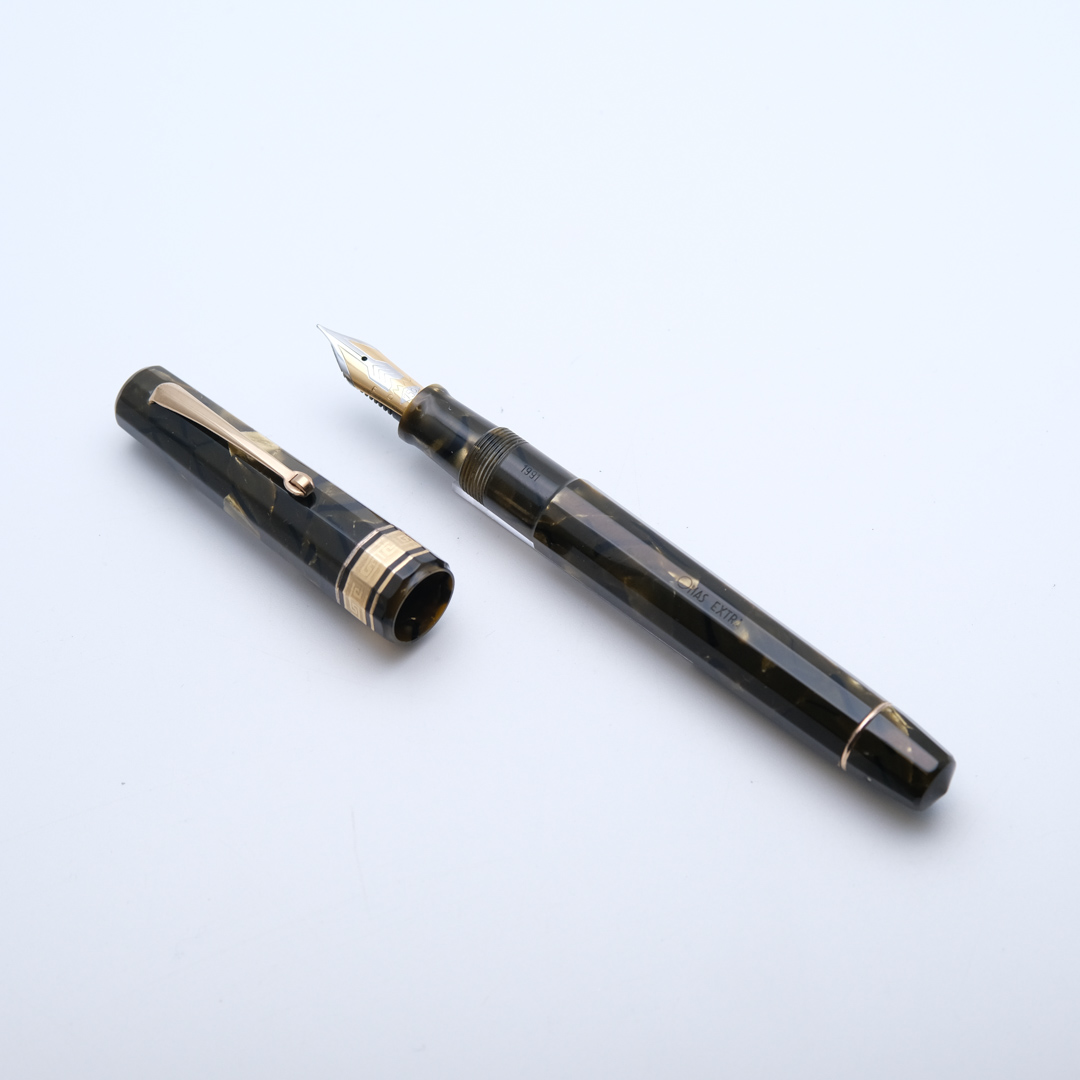 OM0168 - Omas - Extra Paragon Green Celluloid - Collectible fountain pens & more-1
