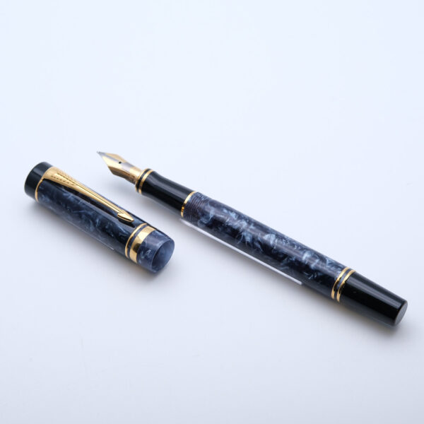 PK0096 - Parker - Duofold Blue International - Collectible fountain pens & more-1